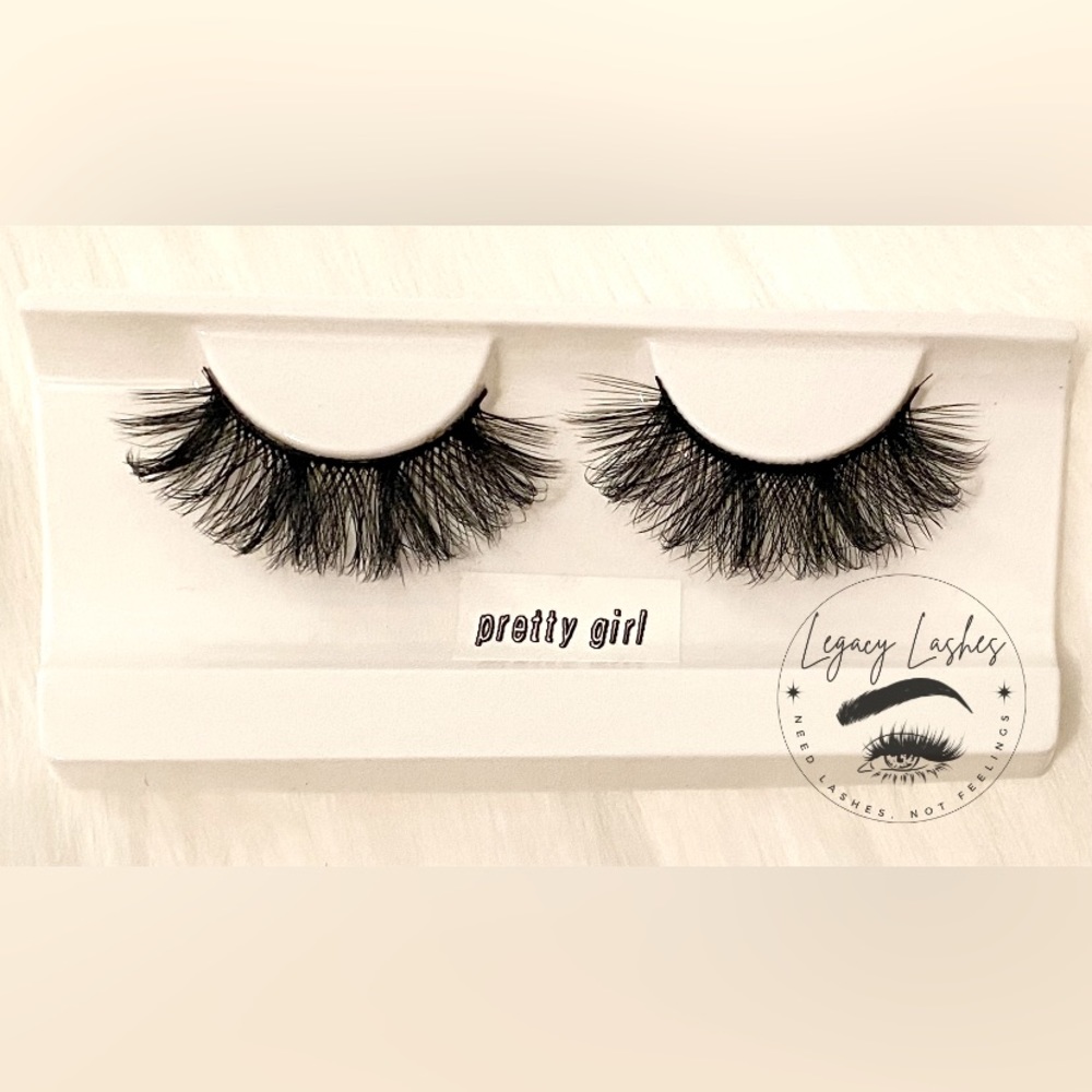 Pretty Girl - Perfect And Natural 20 MM Minks 🫶🏼 - Picture 2 of 3